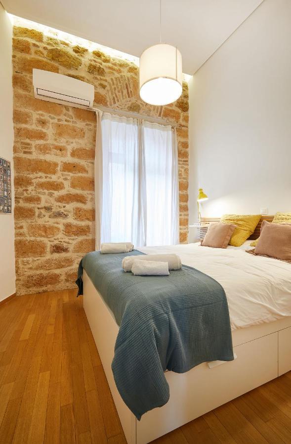 Chloe Boutique Plaka